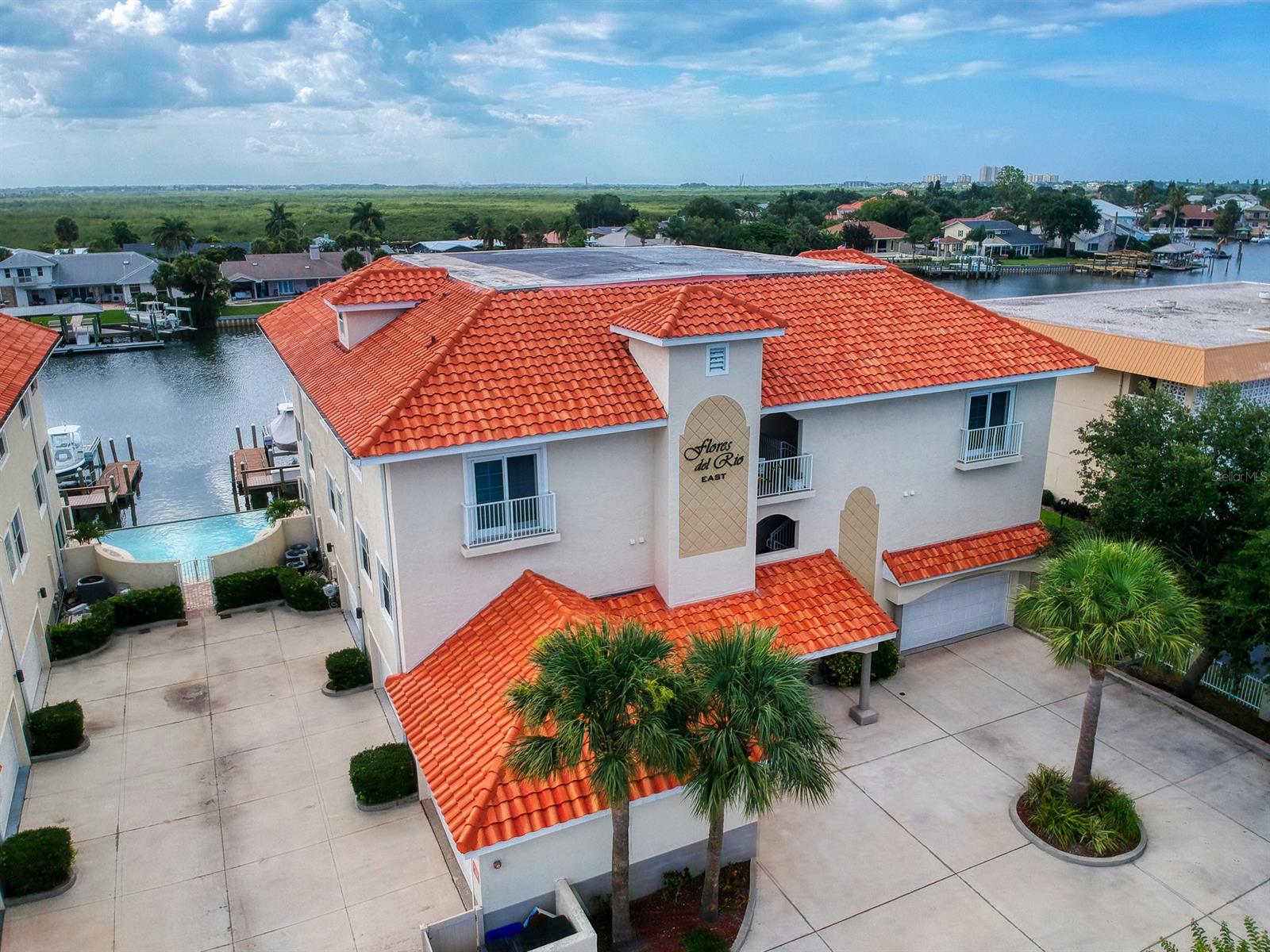 Flores Del Rio Condo - Residential