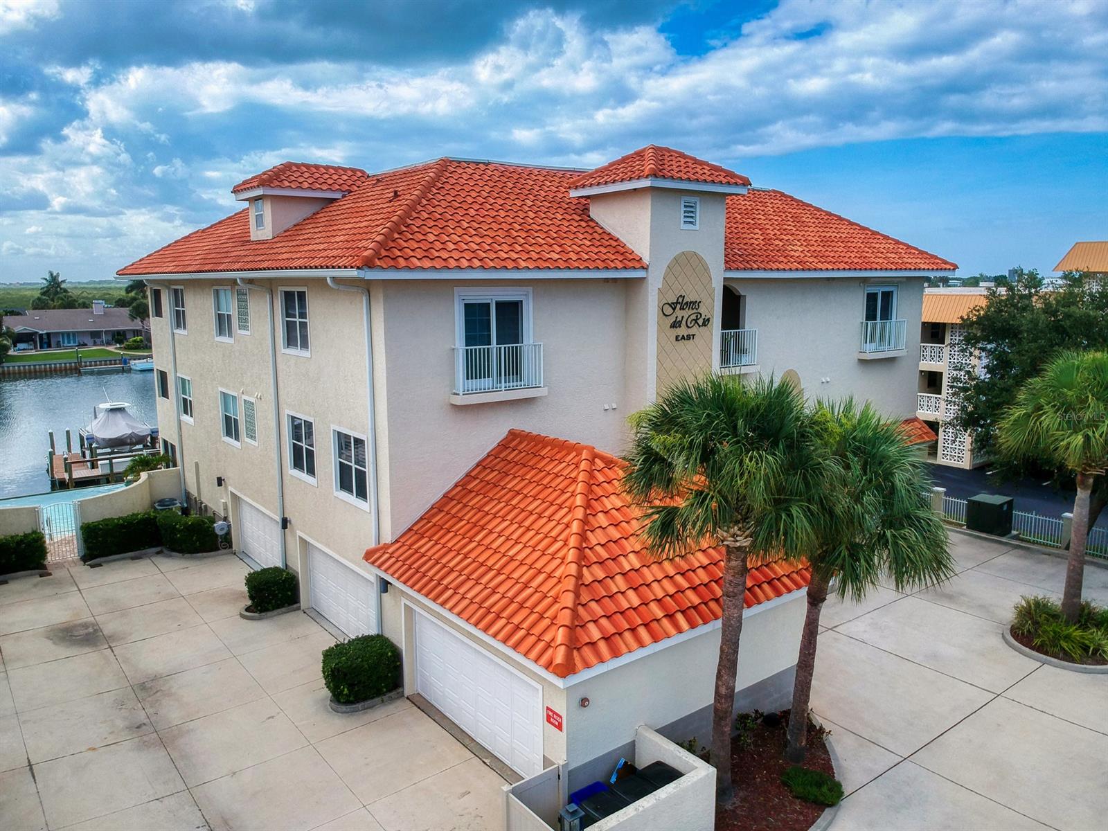 Flores Del Rio Condo - Residential