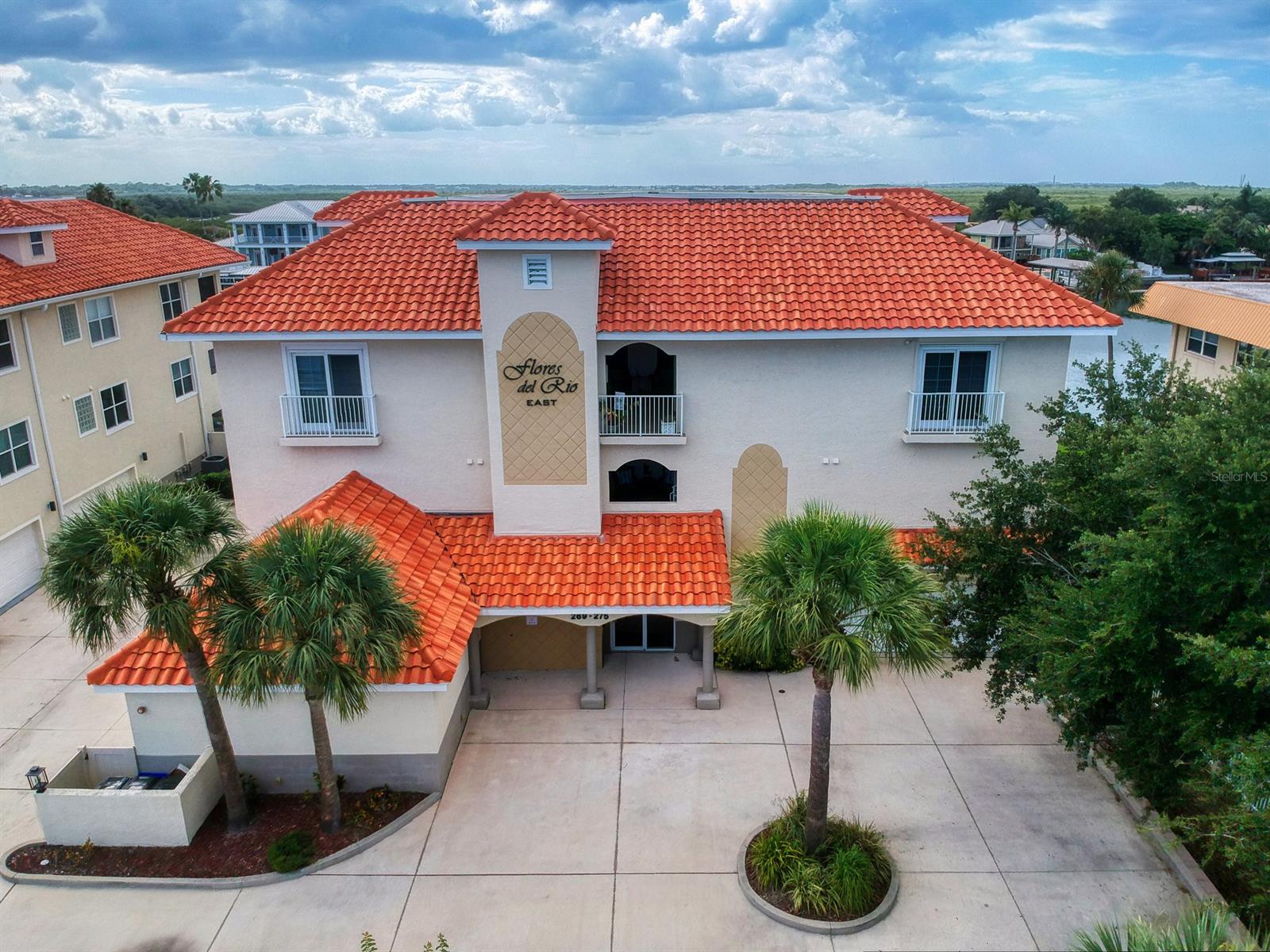 Flores Del Rio Condo - Residential