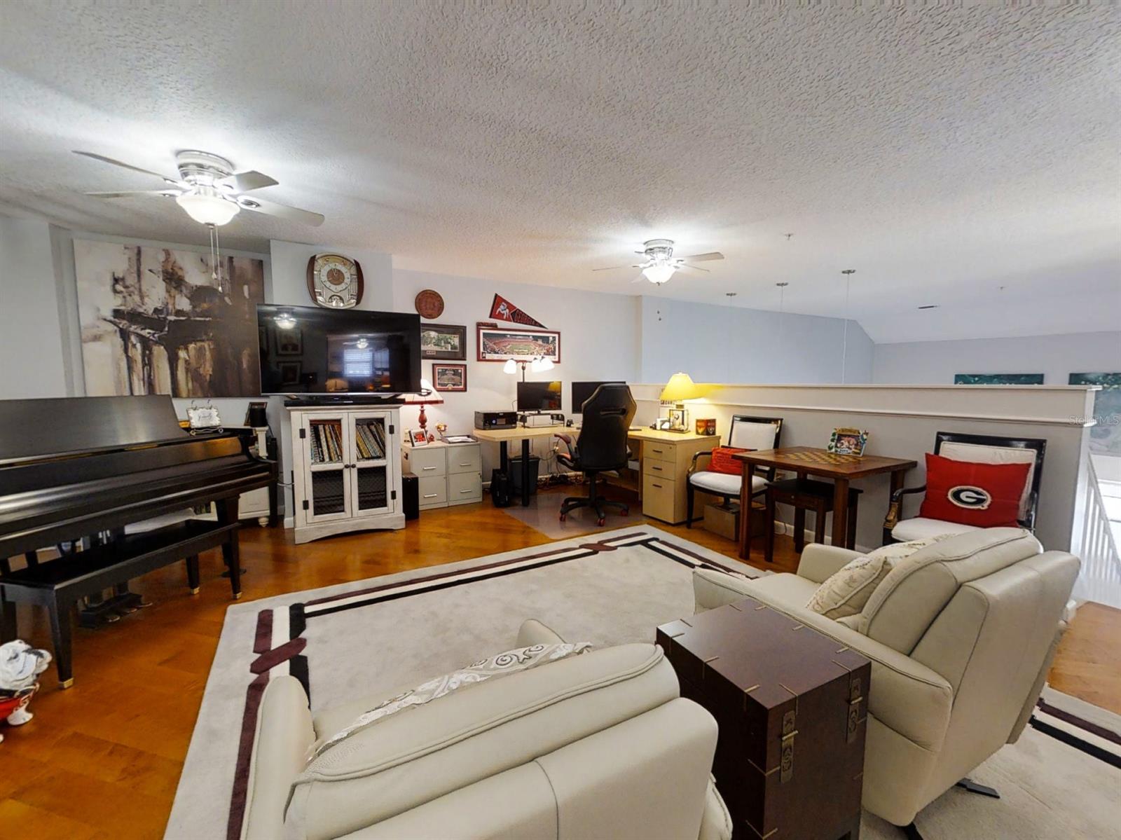 Flores Del Rio Condo - Residential