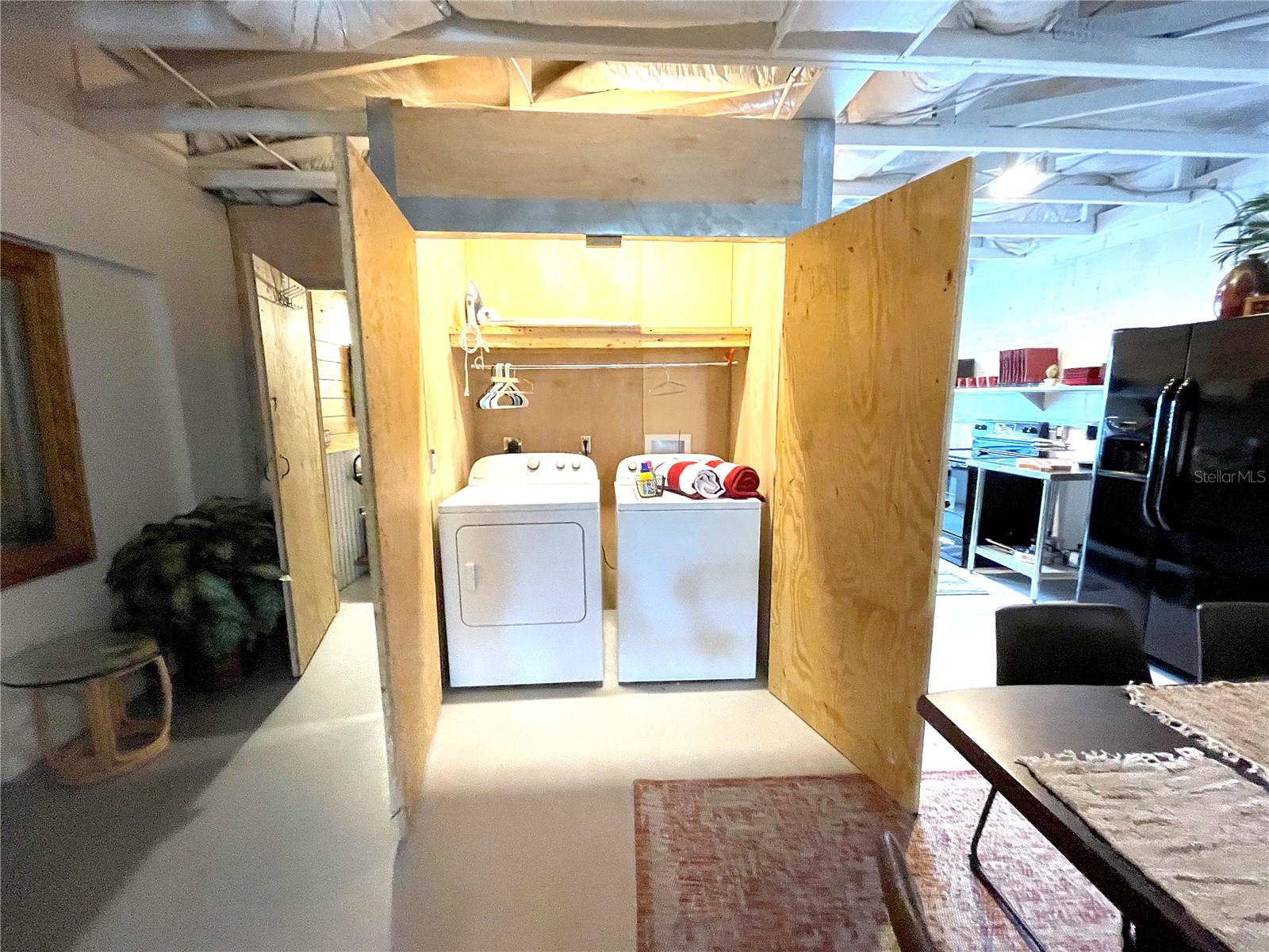 1600 - GULF GATE UNIT 02 - Residential Lease