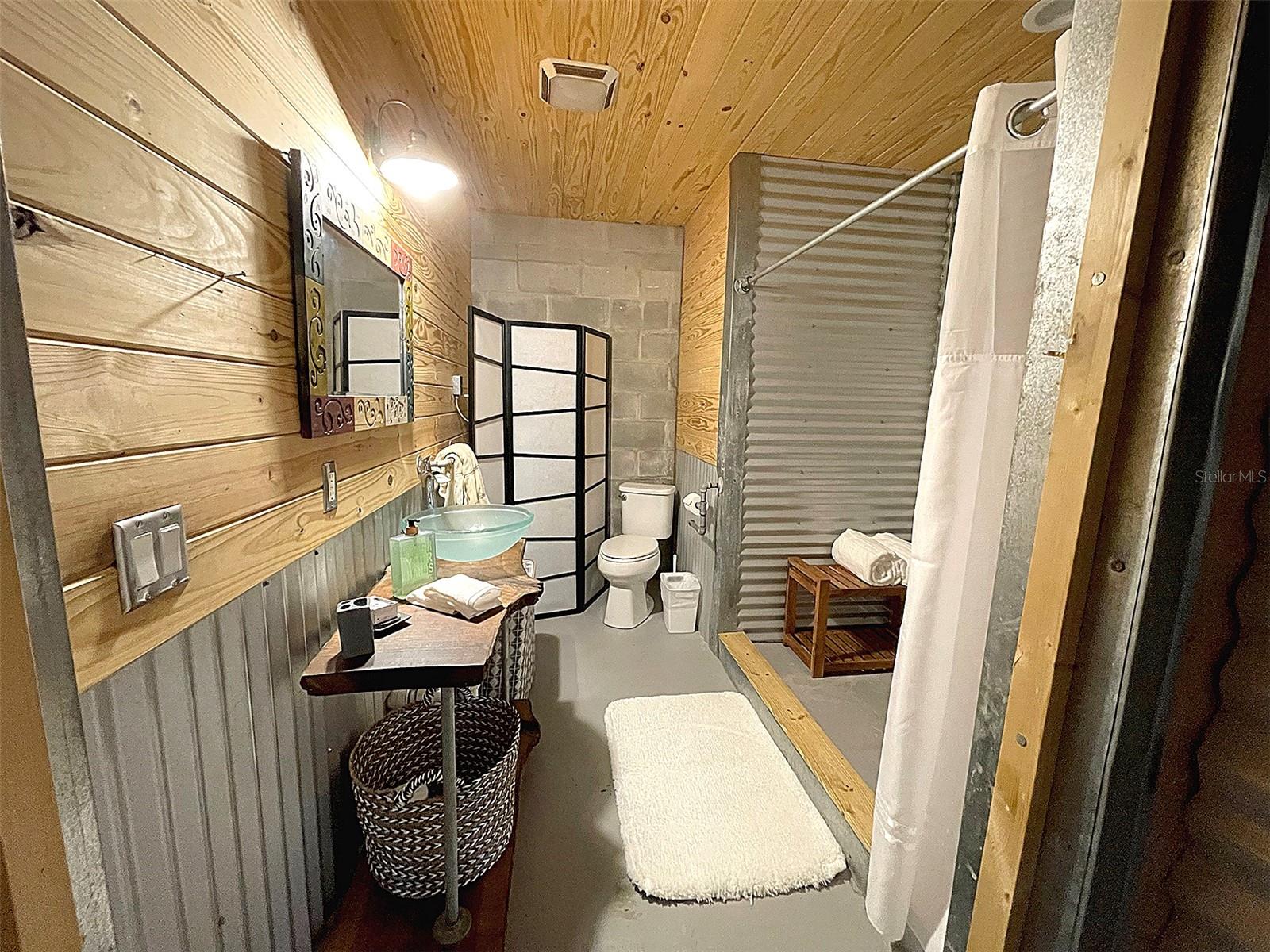 1600 - GULF GATE UNIT 02 - Residential Lease