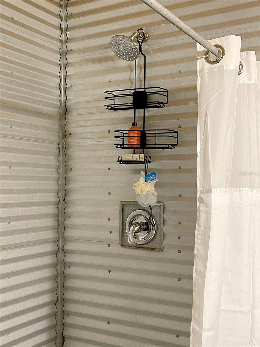 1600 - GULF GATE UNIT 02 - Residential Lease