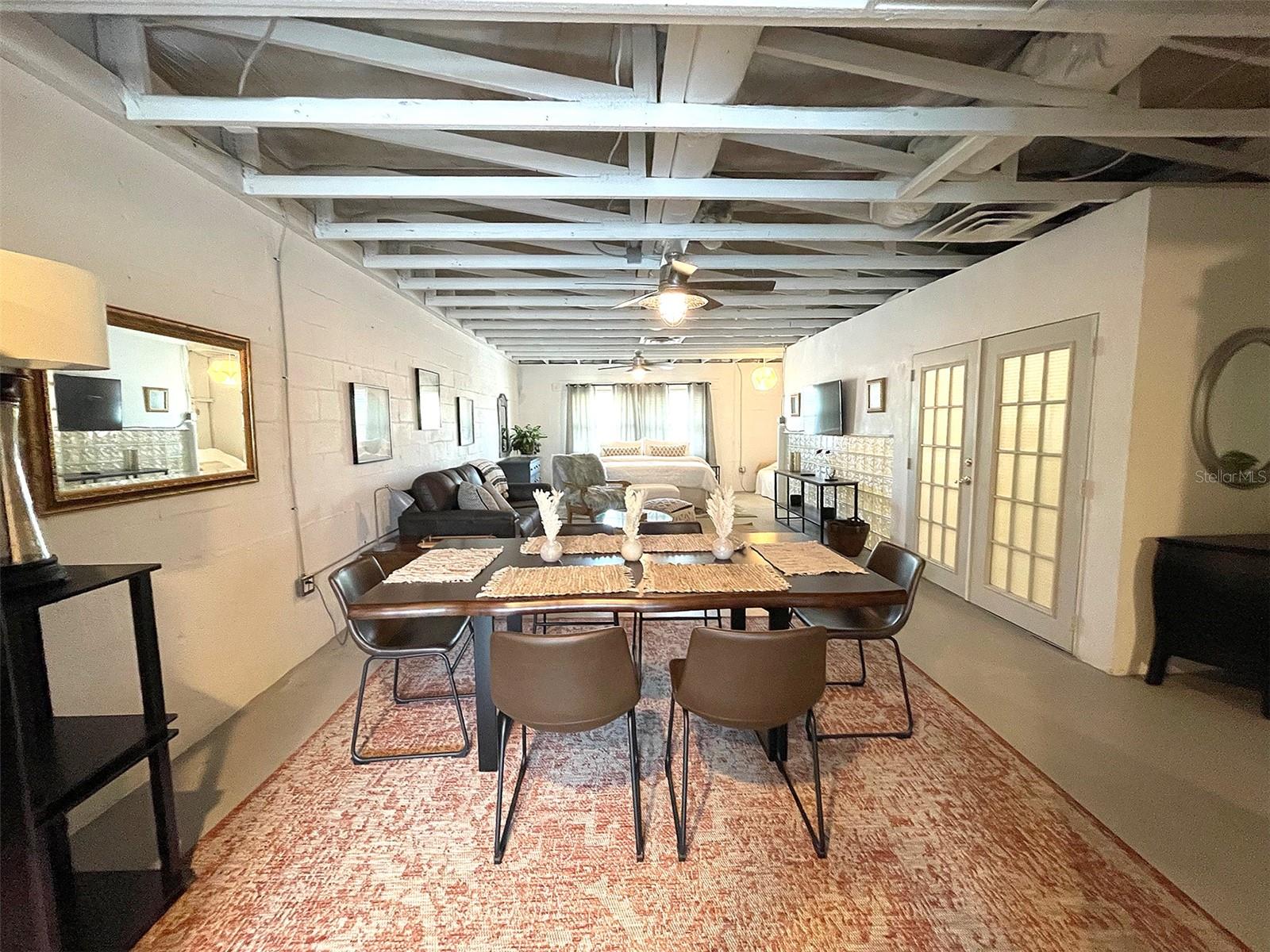 1600 - GULF GATE UNIT 02 - Residential Lease