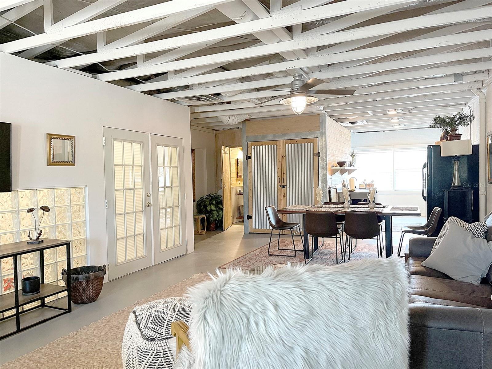 1600 - GULF GATE UNIT 02 - Residential Lease