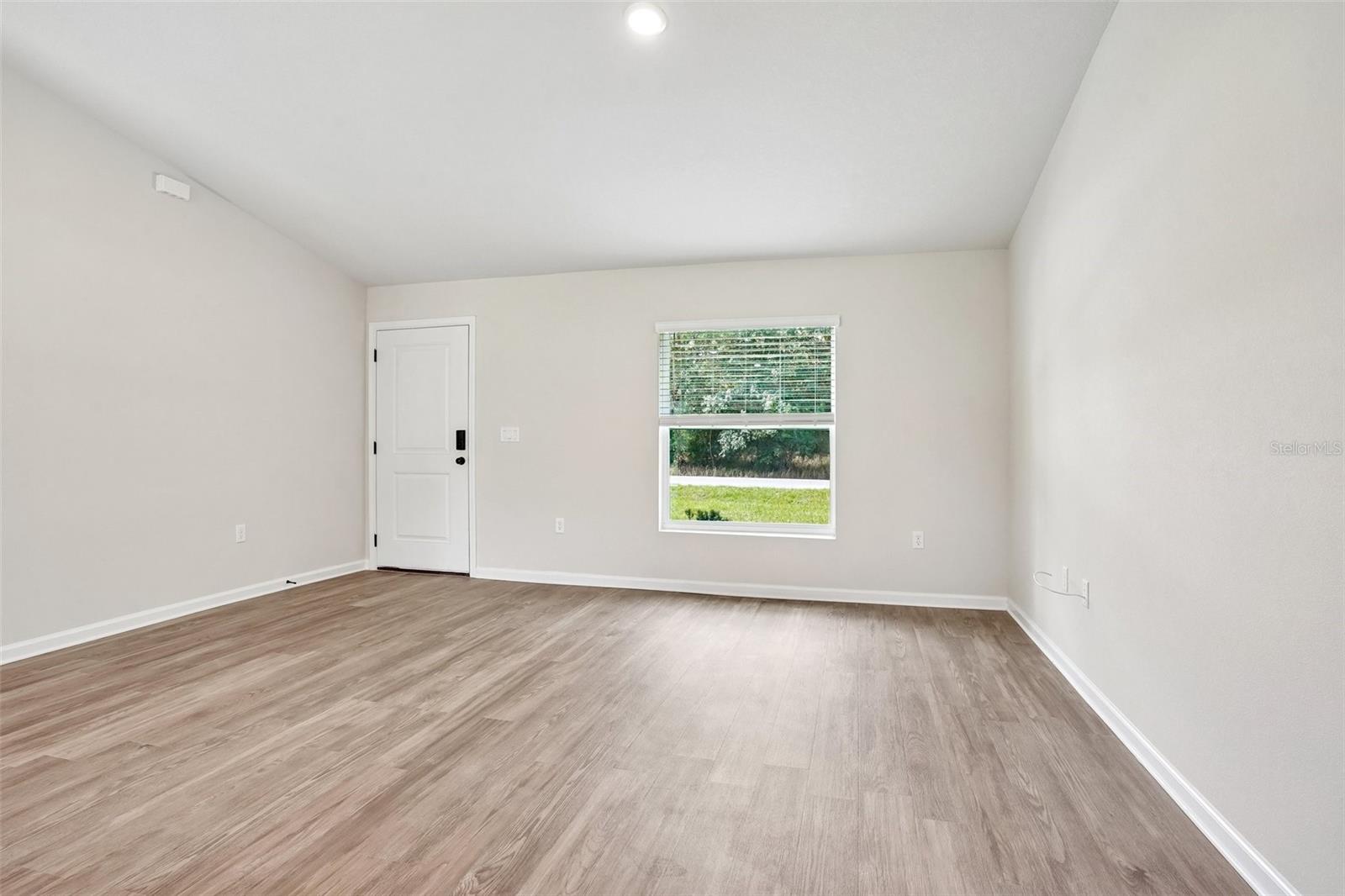 SILVER SPRINGS SHORES - Residential