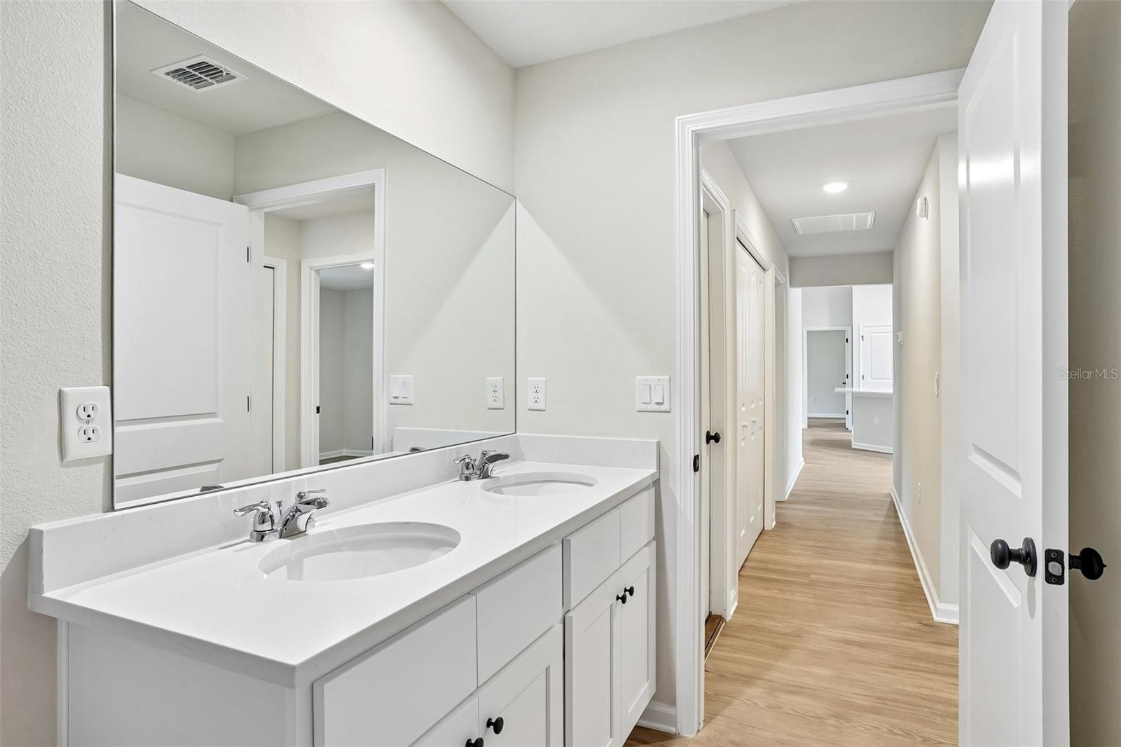 SILVER SPRINGS SHORES - Residential