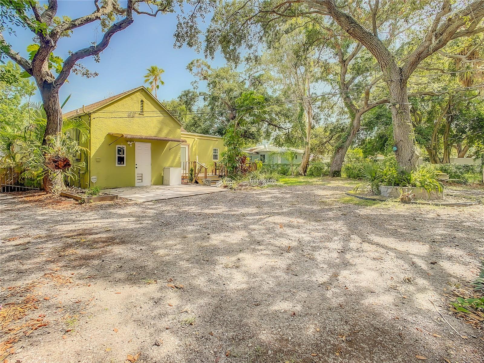 LAKEWOOD ESTATES SEC F - Residential Lease