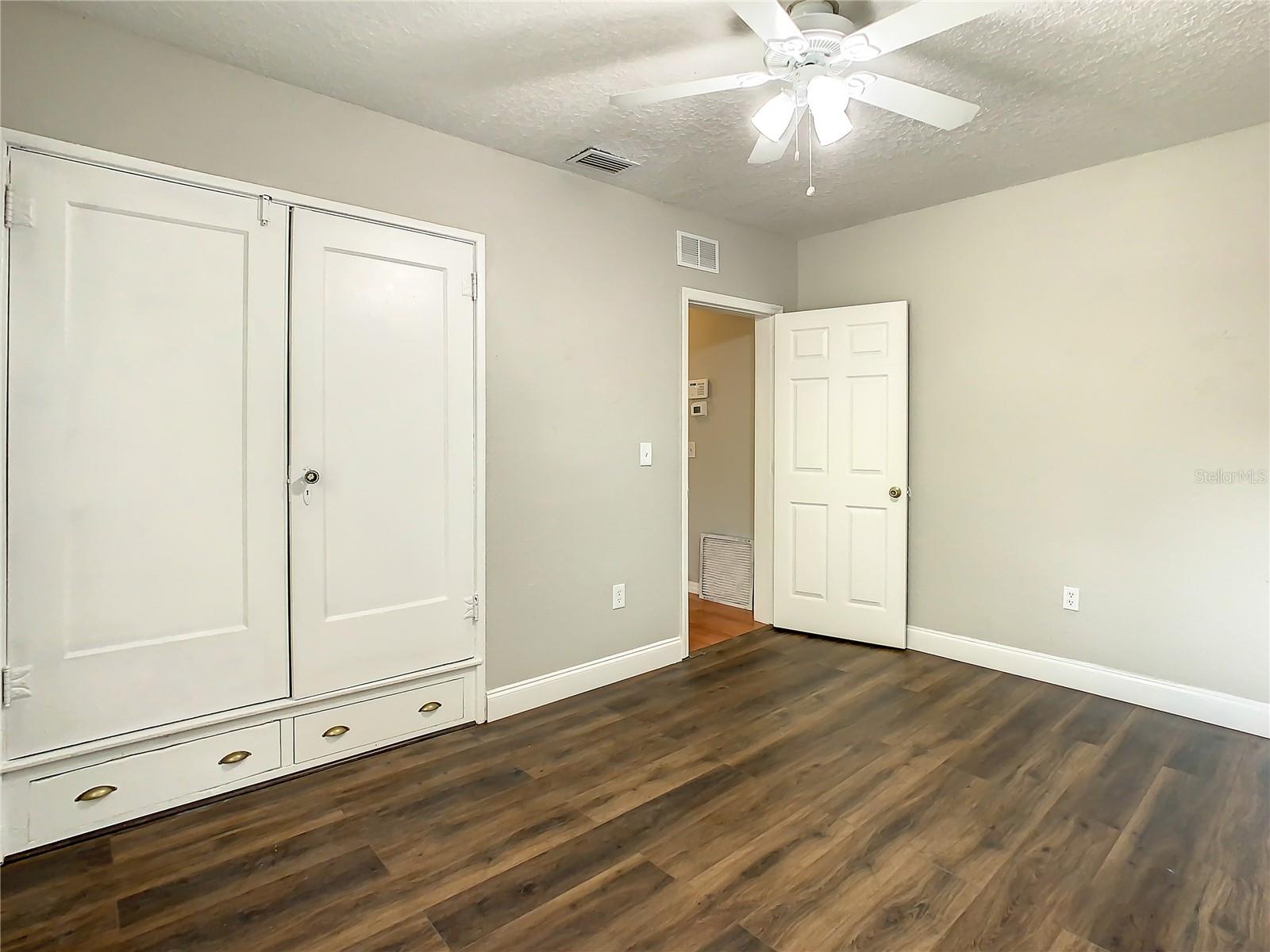 LAKEWOOD ESTATES SEC F - Residential Lease