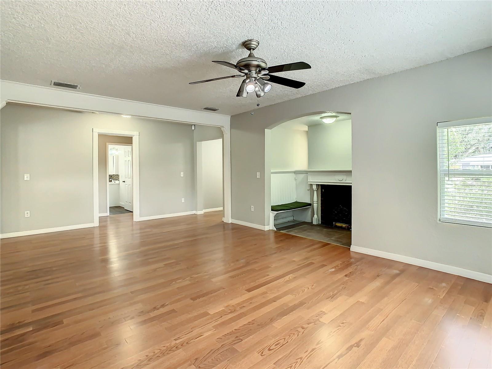 LAKEWOOD ESTATES SEC F - Residential Lease