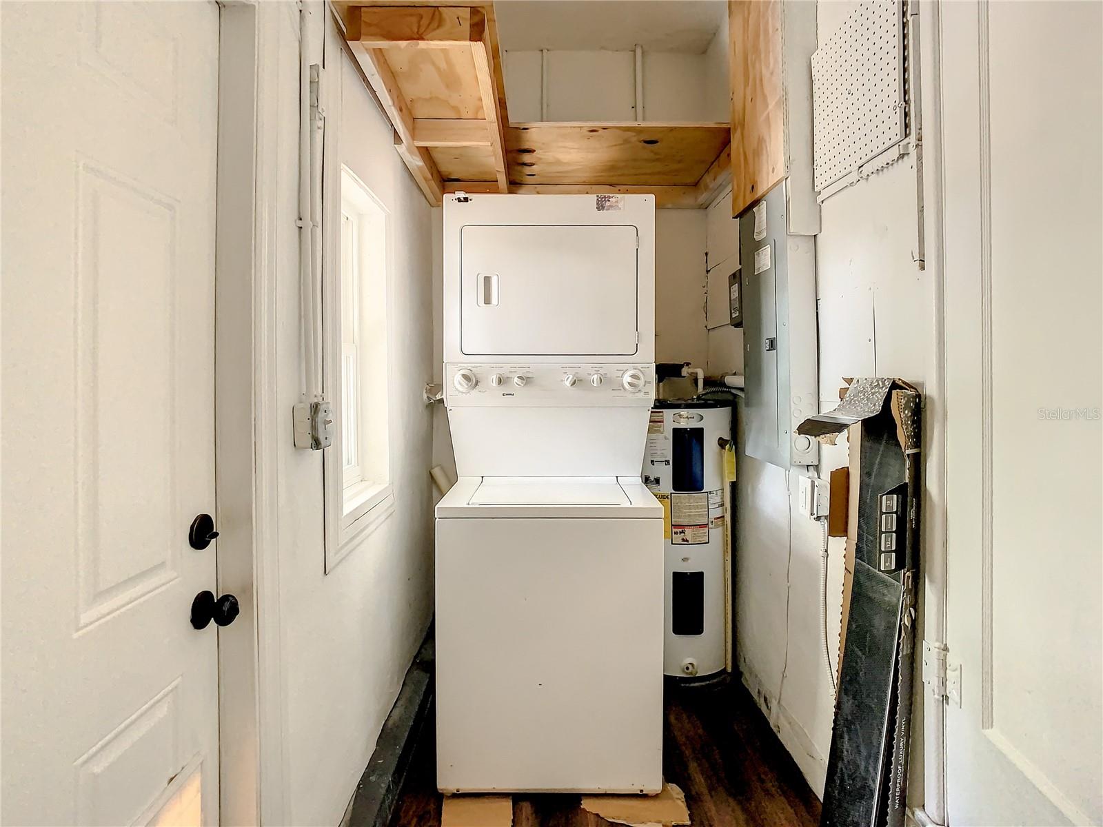 LAKEWOOD ESTATES SEC F - Residential Lease