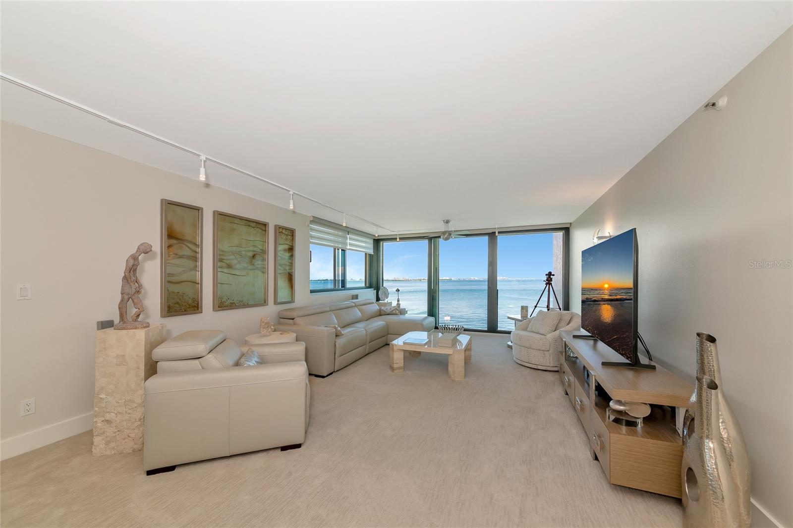 LAWRENCE POINTE I - Residential Lease