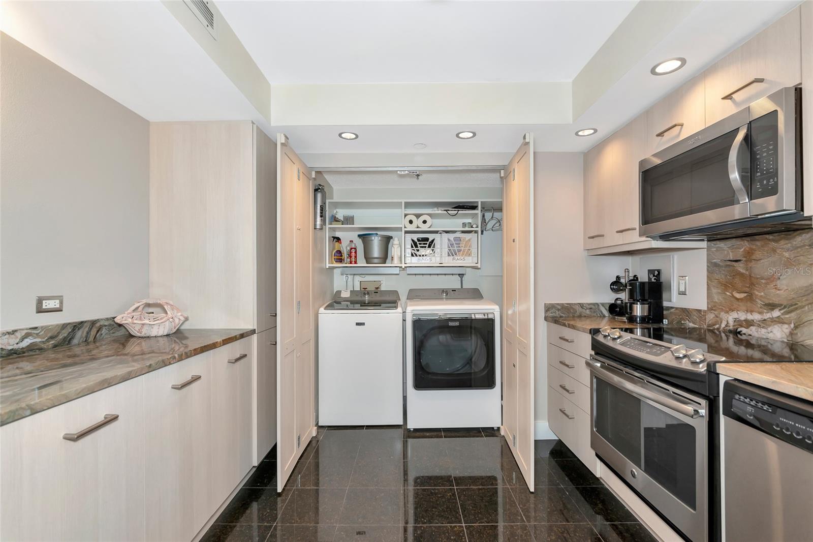 LAWRENCE POINTE I - Residential Lease