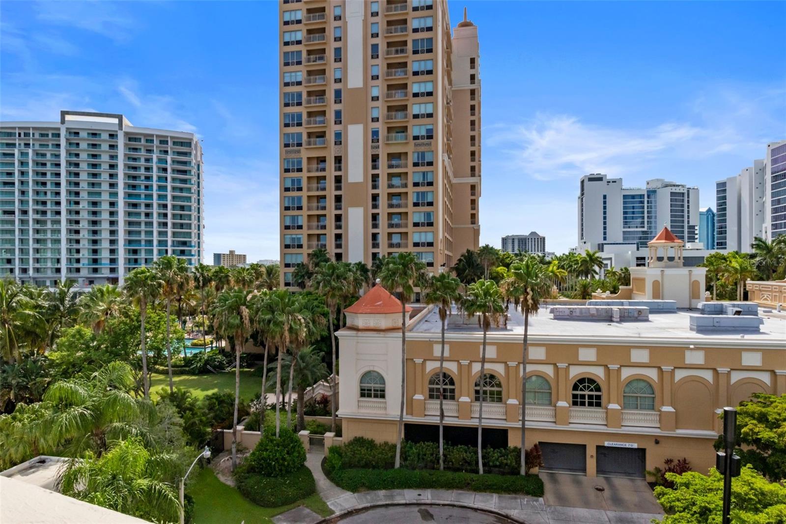 LAWRENCE POINTE I - Residential Lease