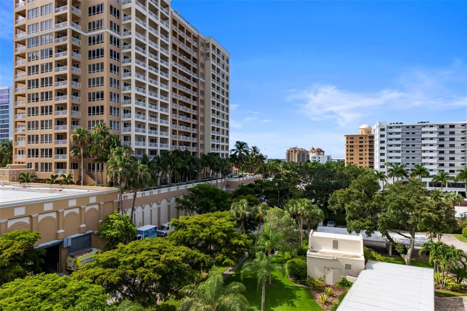 LAWRENCE POINTE I - Residential Lease