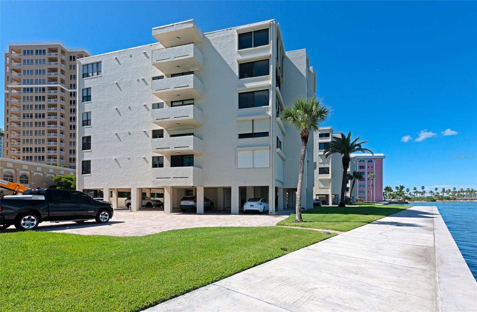 LAWRENCE POINTE I - Residential Lease
