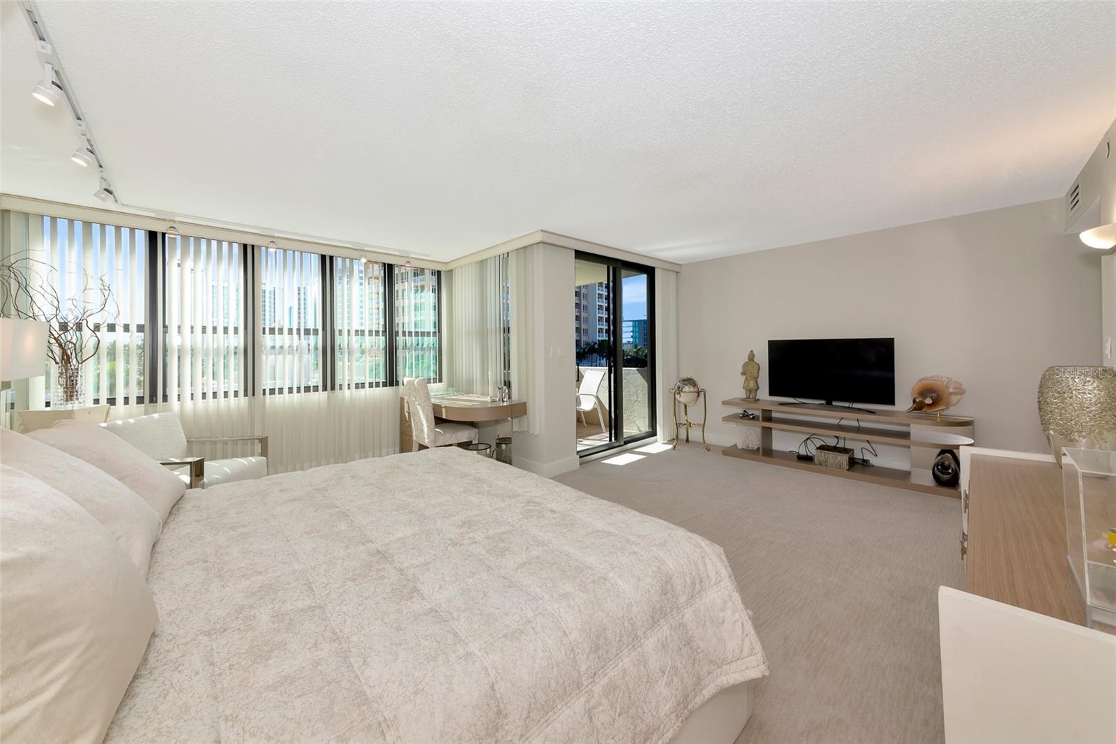 LAWRENCE POINTE I - Residential Lease