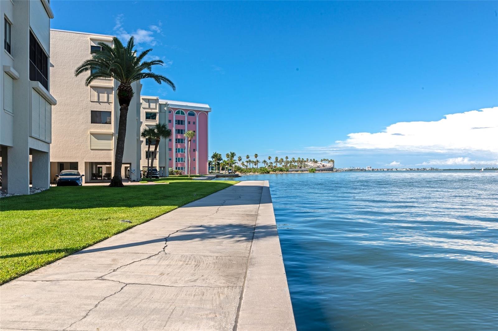LAWRENCE POINTE I - Residential Lease