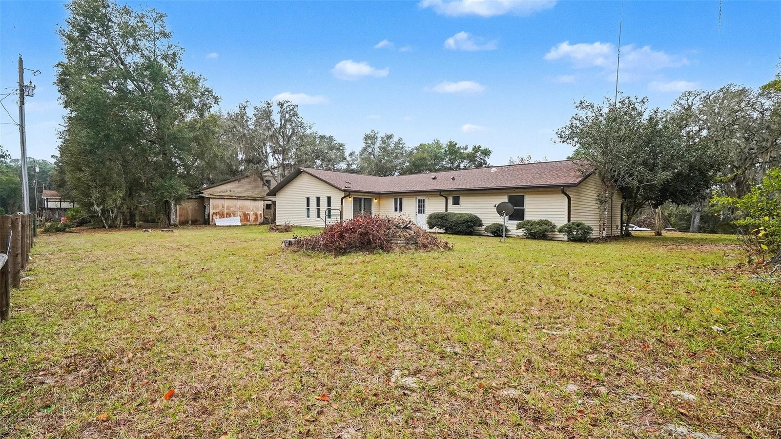 TRI-LAKES MANOR - Residential