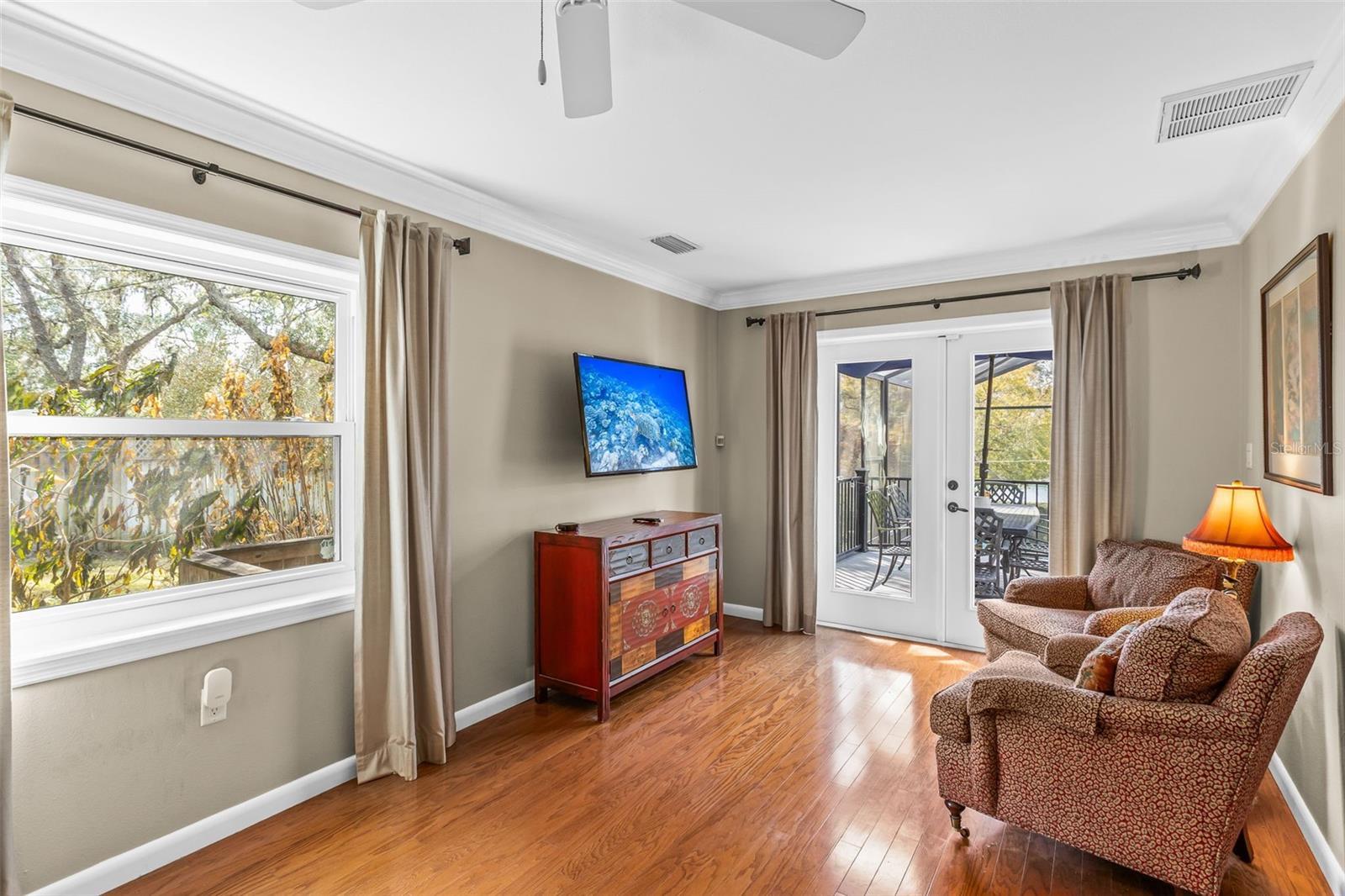 EUSTIS CRIPPIN CROOKED - Residential