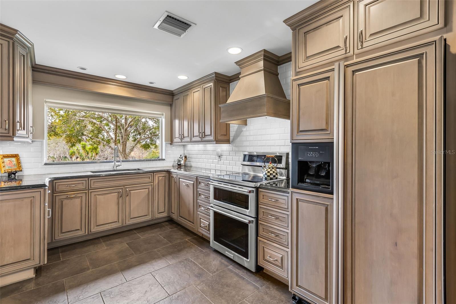 EUSTIS CRIPPIN CROOKED - Residential