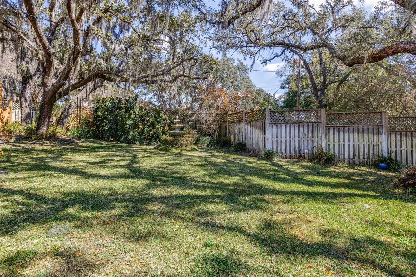 EUSTIS CRIPPIN CROOKED - Residential