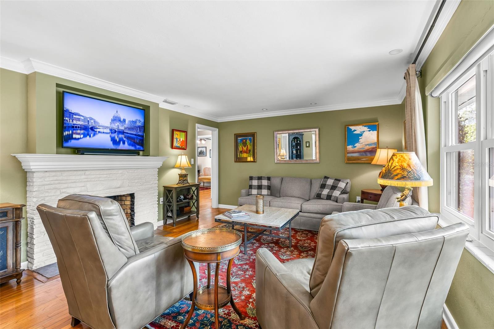 EUSTIS CRIPPIN CROOKED - Residential