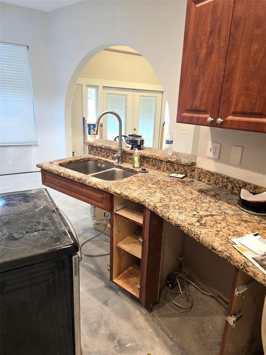 THOUSAND OAKS MULTI-FAM 01-4 - Residential