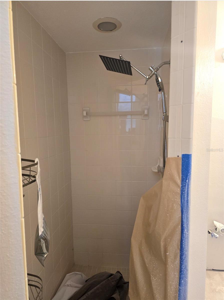 THOUSAND OAKS MULTI-FAM 01-4 - Residential