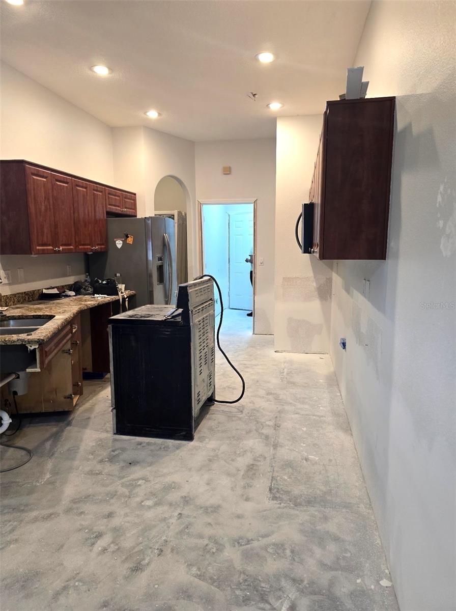THOUSAND OAKS MULTI-FAM 01-4 - Residential