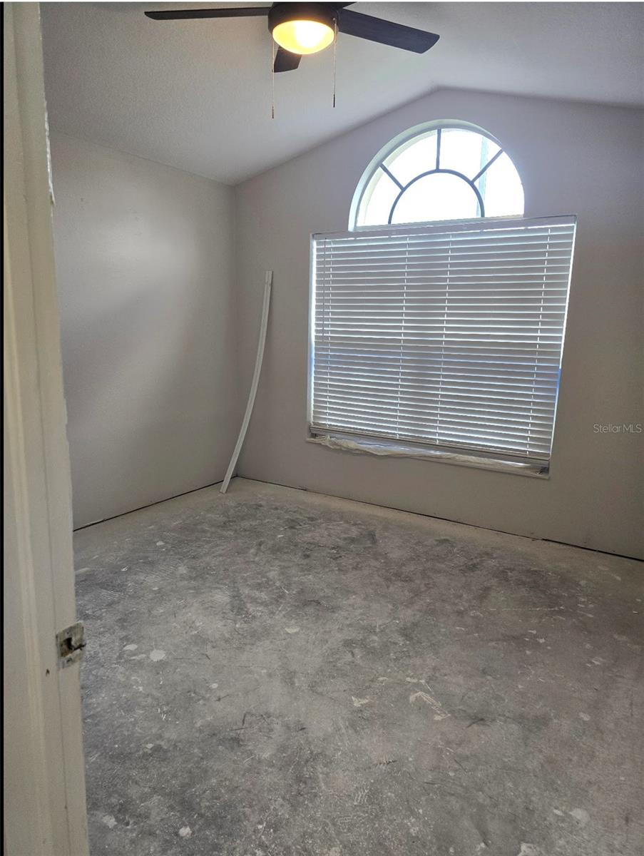 THOUSAND OAKS MULTI-FAM 01-4 - Residential