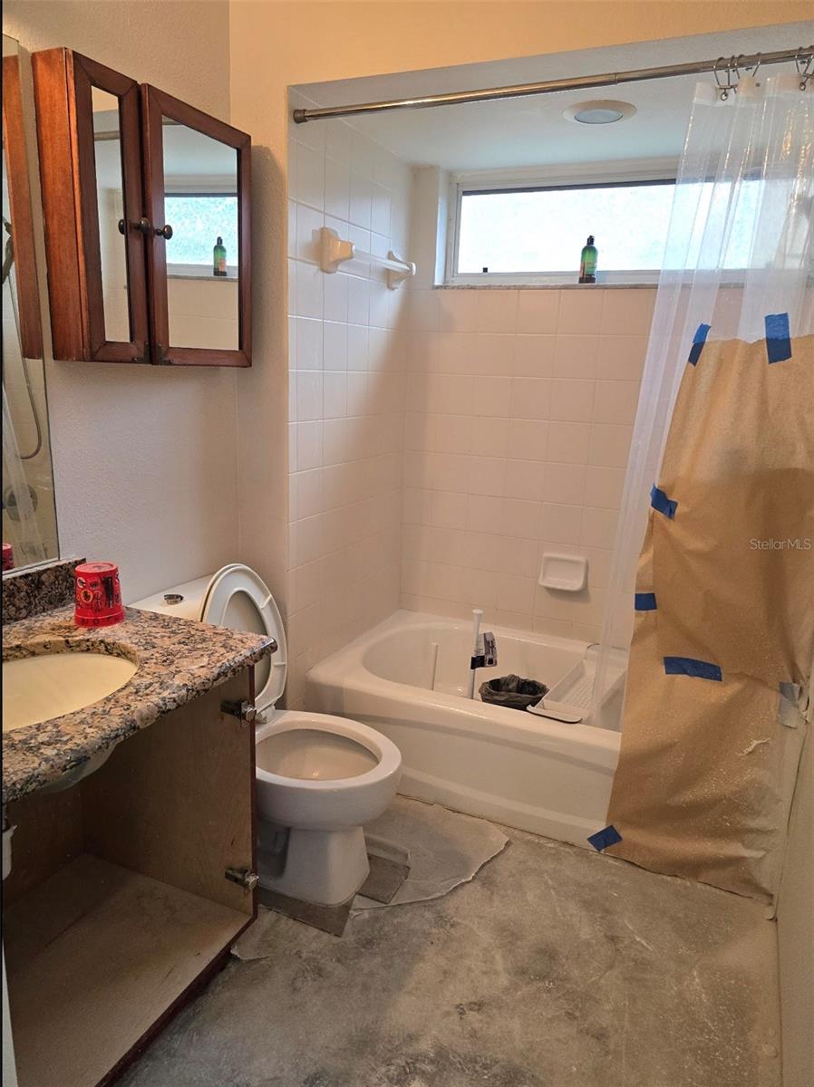 THOUSAND OAKS MULTI-FAM 01-4 - Residential