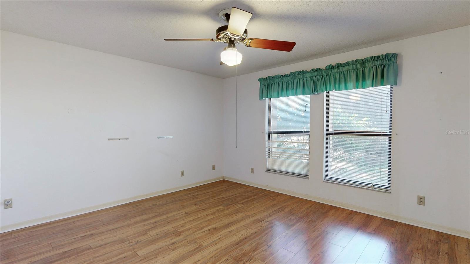 EUSTIS HERMOSA SHORES - Residential