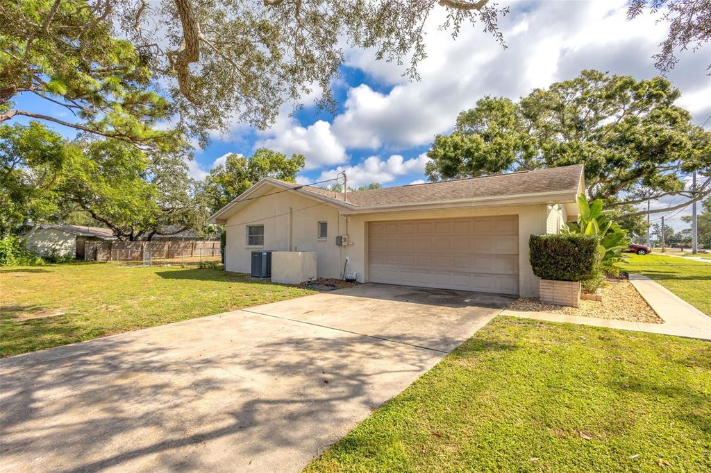 Photo of 13397 86th Avenue, Seminole, FL 33776 (MLS # TB8440345)