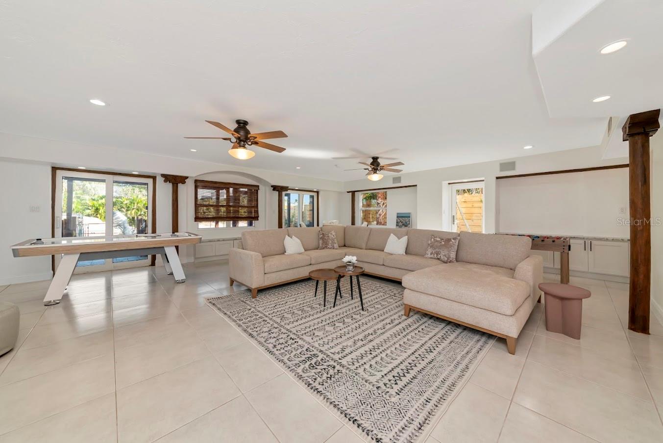 SARASOTA BEACH - Residential