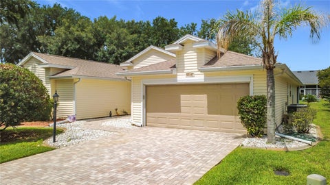 Photo of 25243 River Crest Drive, Leesburg, FL 34748 (MLS # G5114254)