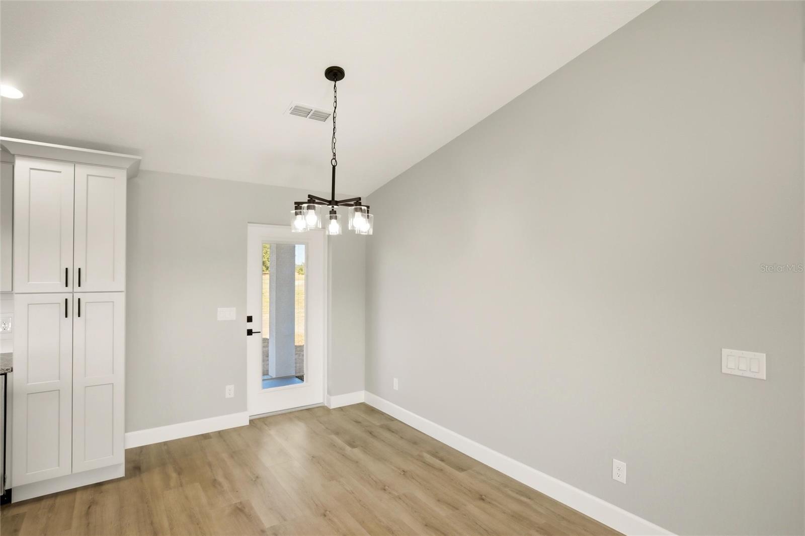 THOMPSON ESTATES - Residential