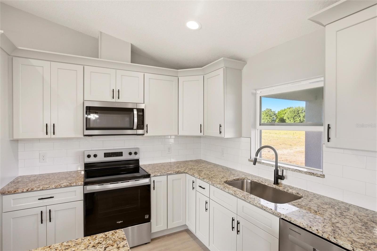 THOMPSON ESTATES - Residential