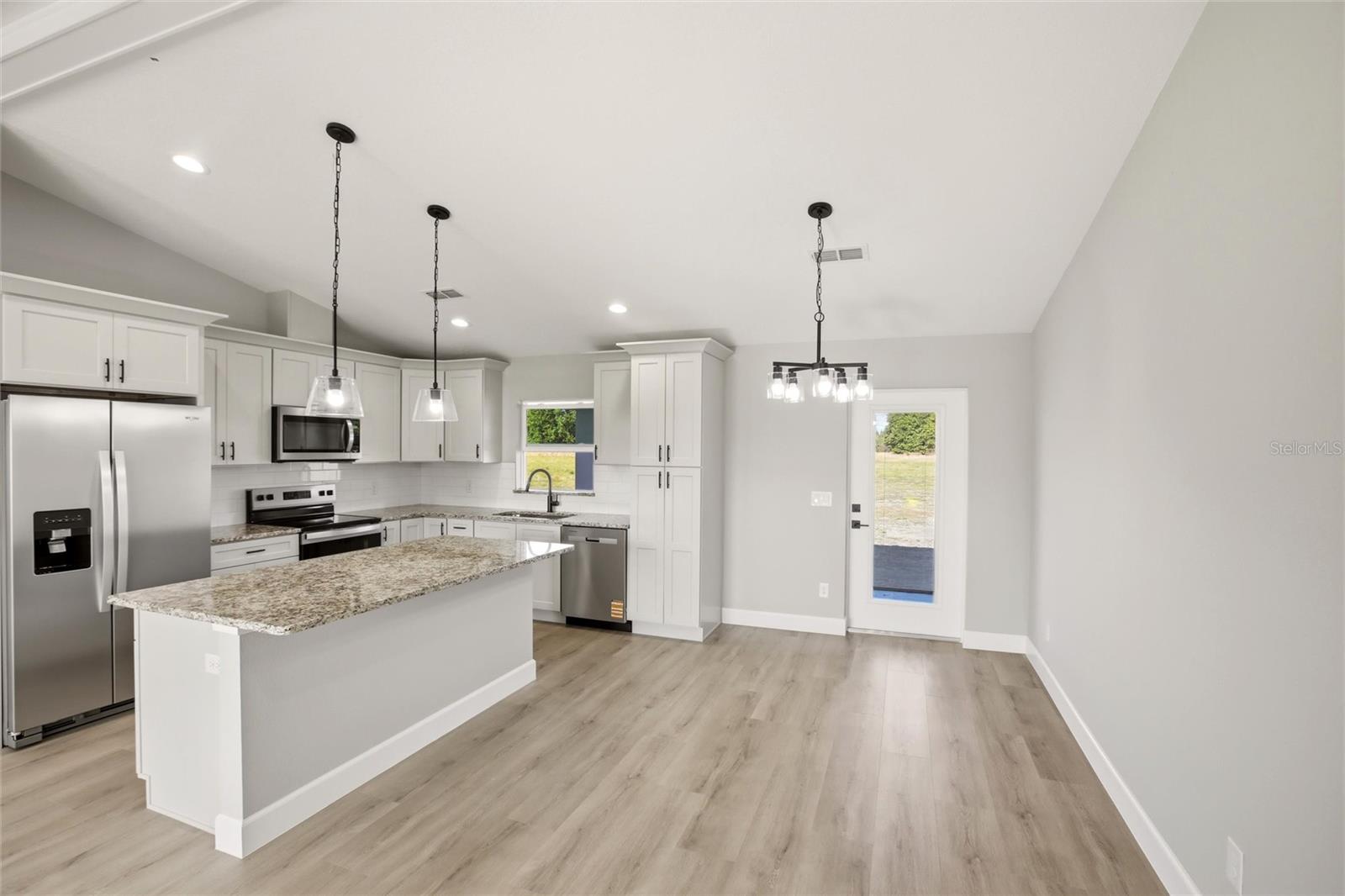 THOMPSON ESTATES - Residential