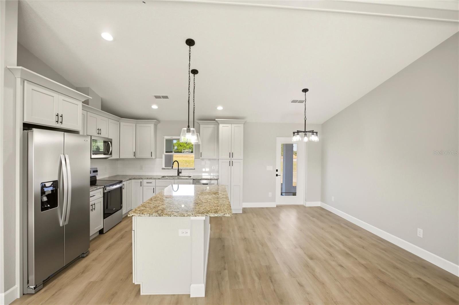 THOMPSON ESTATES - Residential