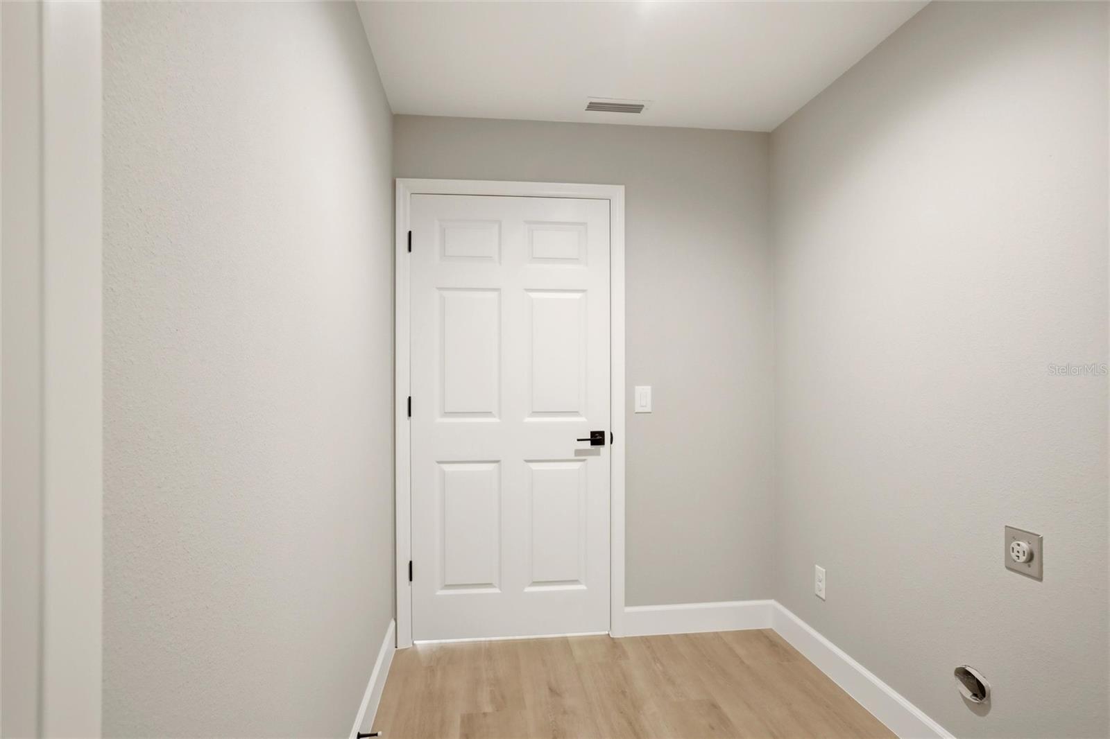 THOMPSON ESTATES - Residential