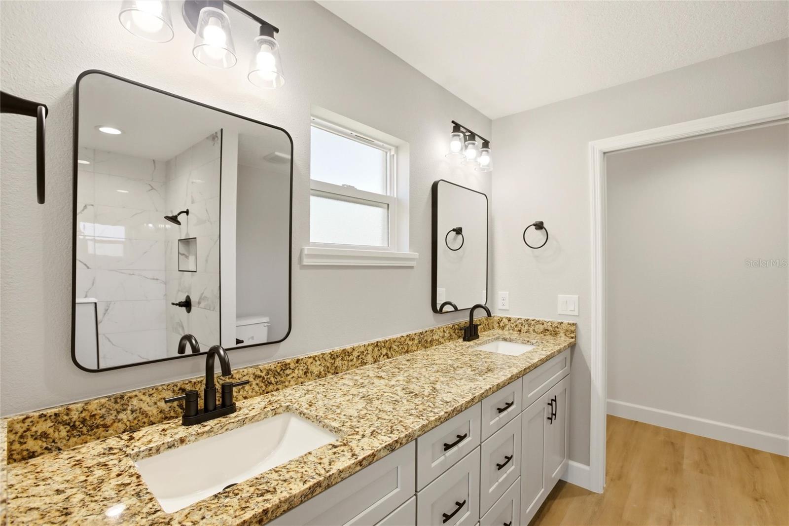 THOMPSON ESTATES - Residential