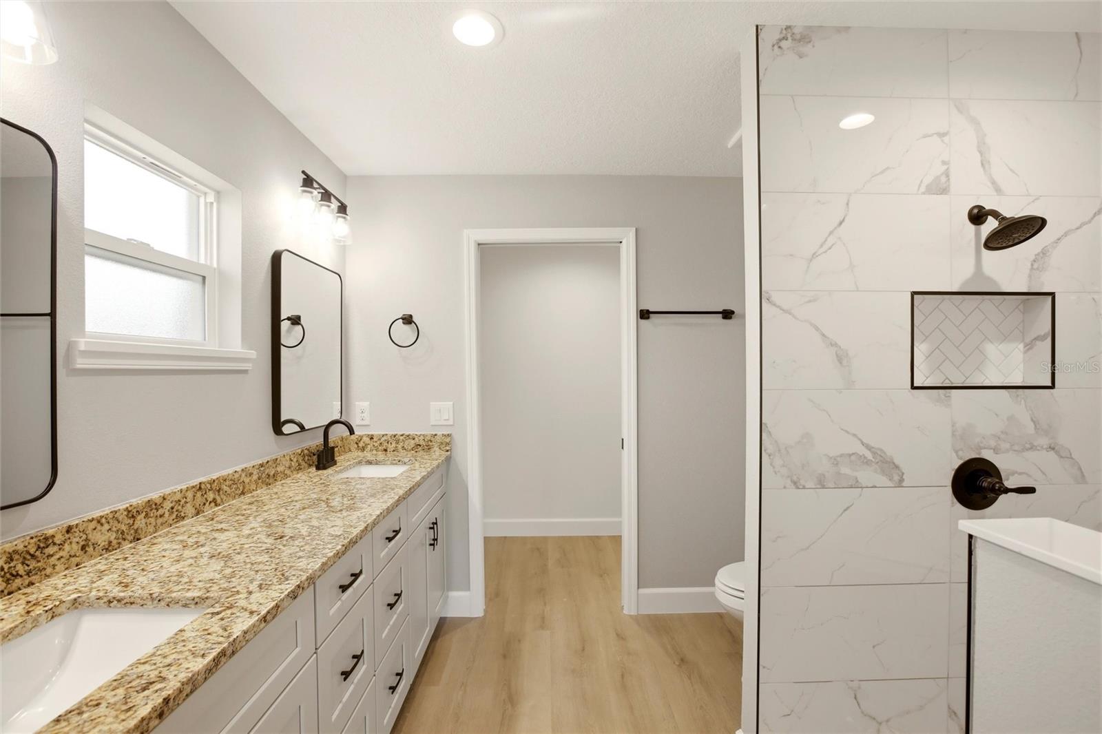 THOMPSON ESTATES - Residential