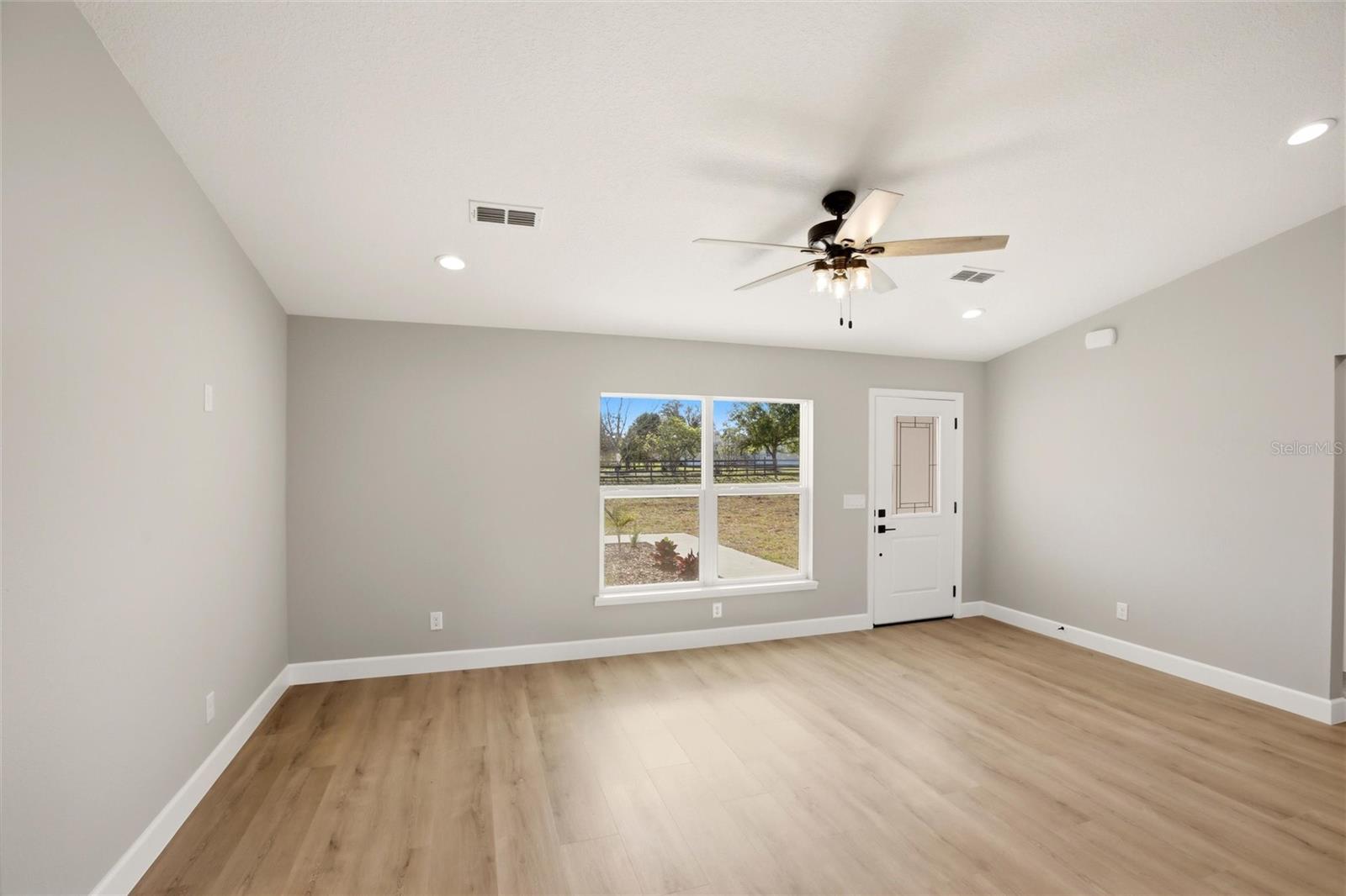 THOMPSON ESTATES - Residential