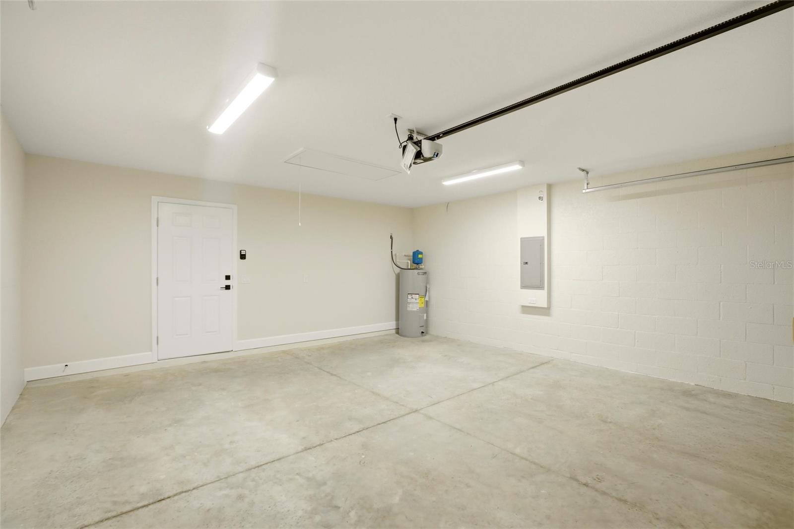 THOMPSON ESTATES - Residential