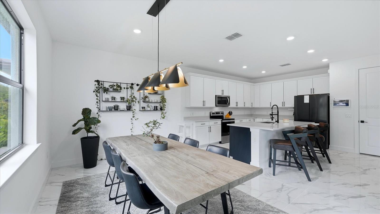 SAPPHIRE POINT PH IIIA - Residential