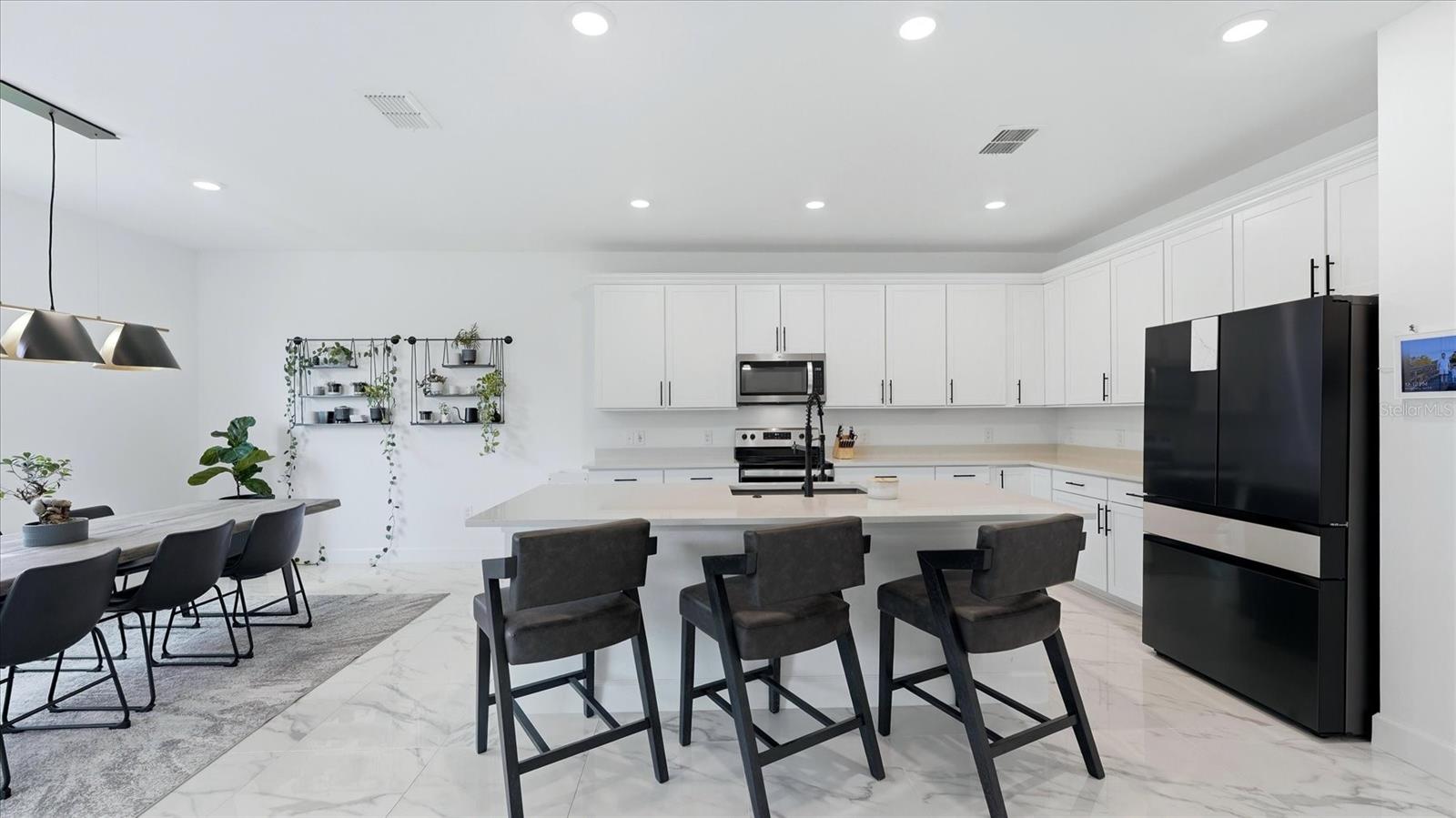 SAPPHIRE POINT PH IIIA - Residential