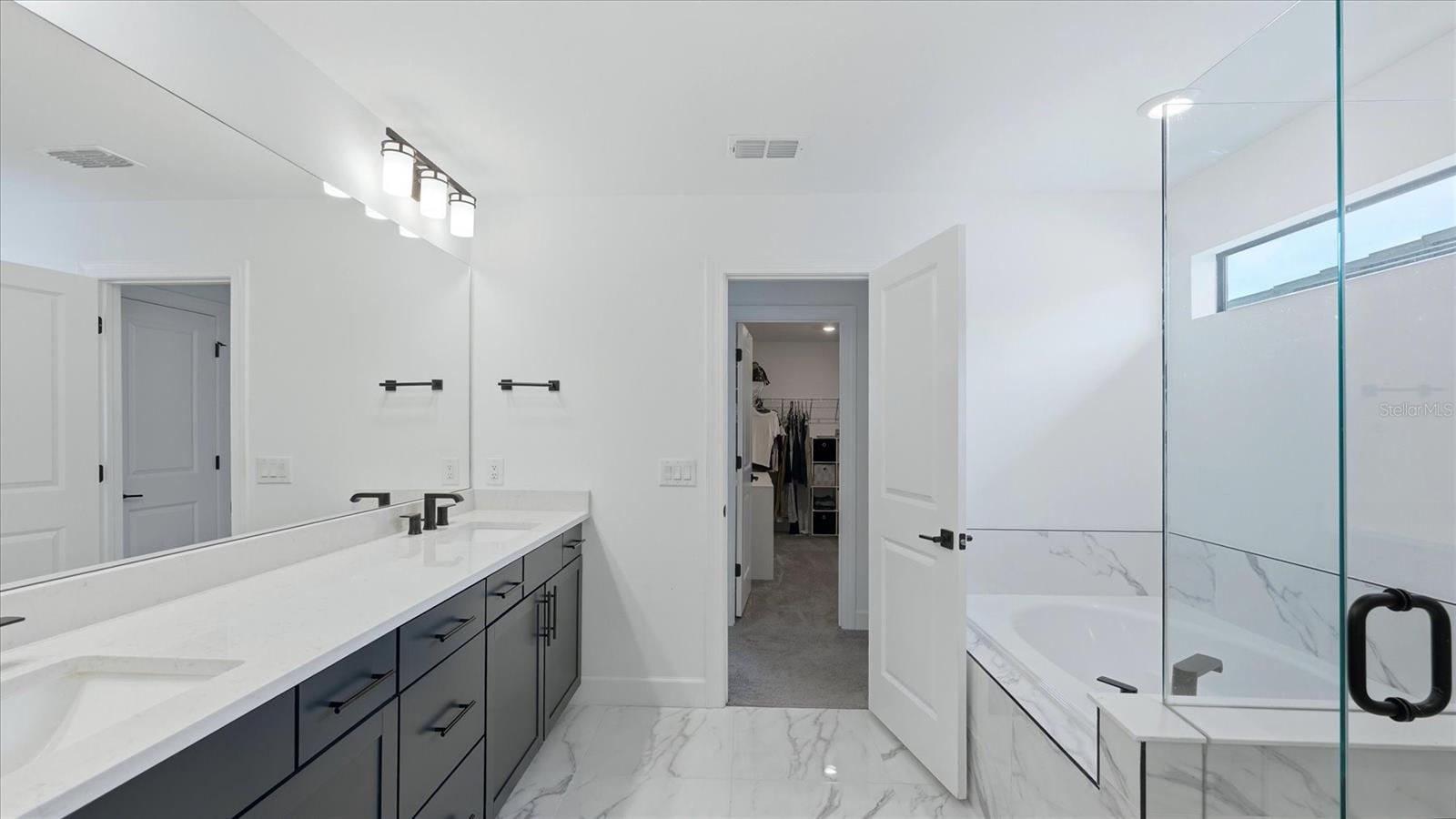 SAPPHIRE POINT PH IIIA - Residential