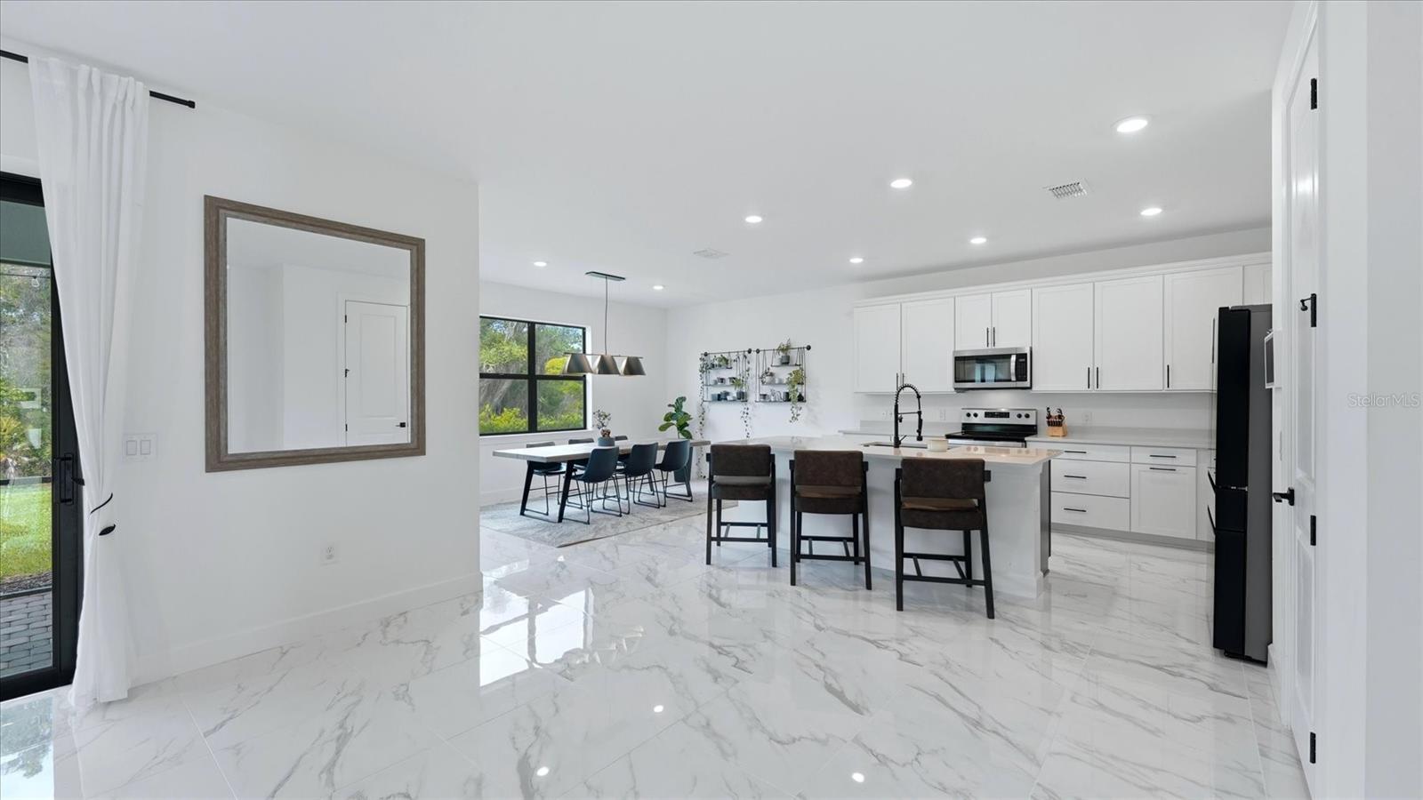 SAPPHIRE POINT PH IIIA - Residential