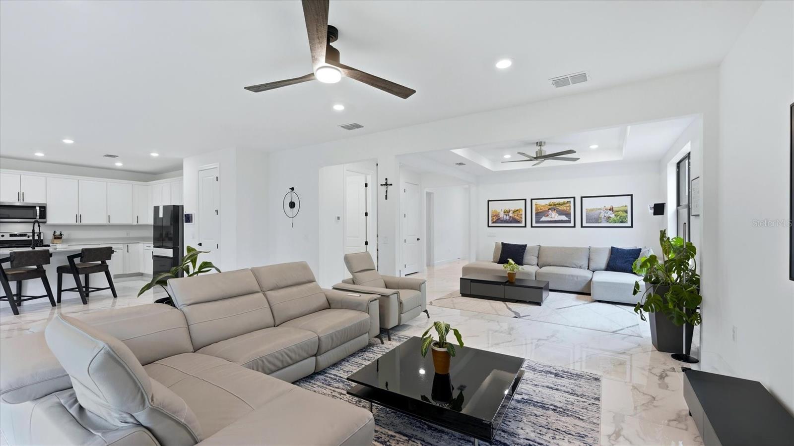 SAPPHIRE POINT PH IIIA - Residential